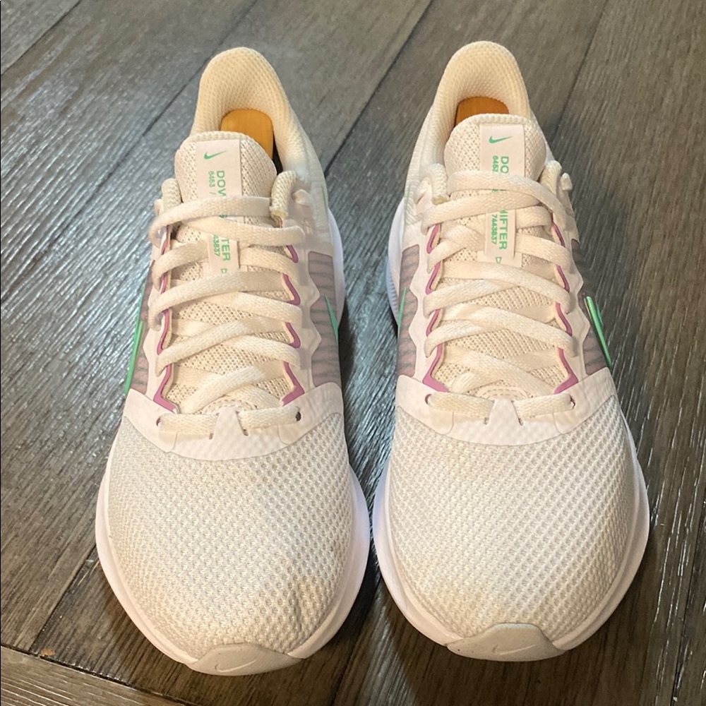 Nike Downshifter 11 ‘ White Signal Green’ - Picture 3 of 12